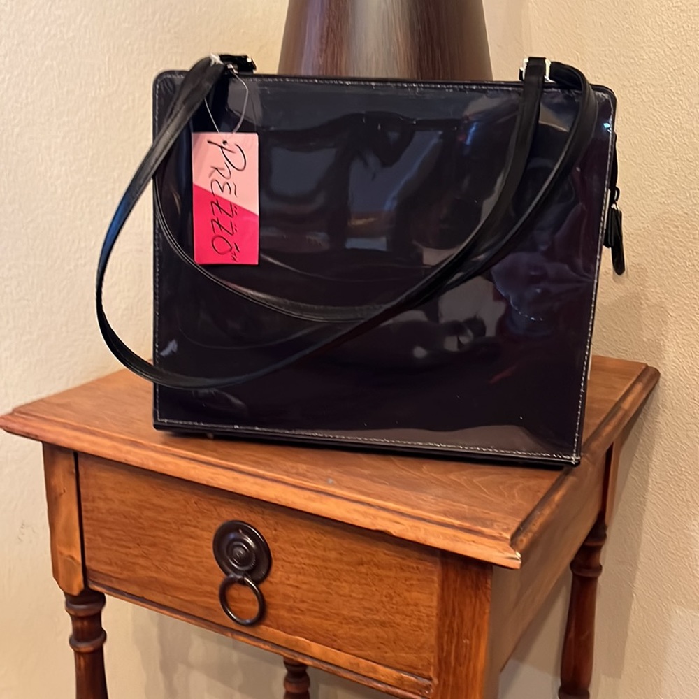 Black Display Purse - Picture 3 of 7